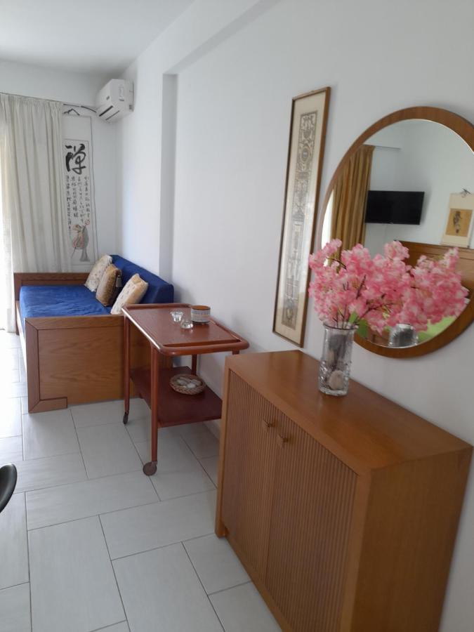 Menikos Apartments Himare Exterior photo