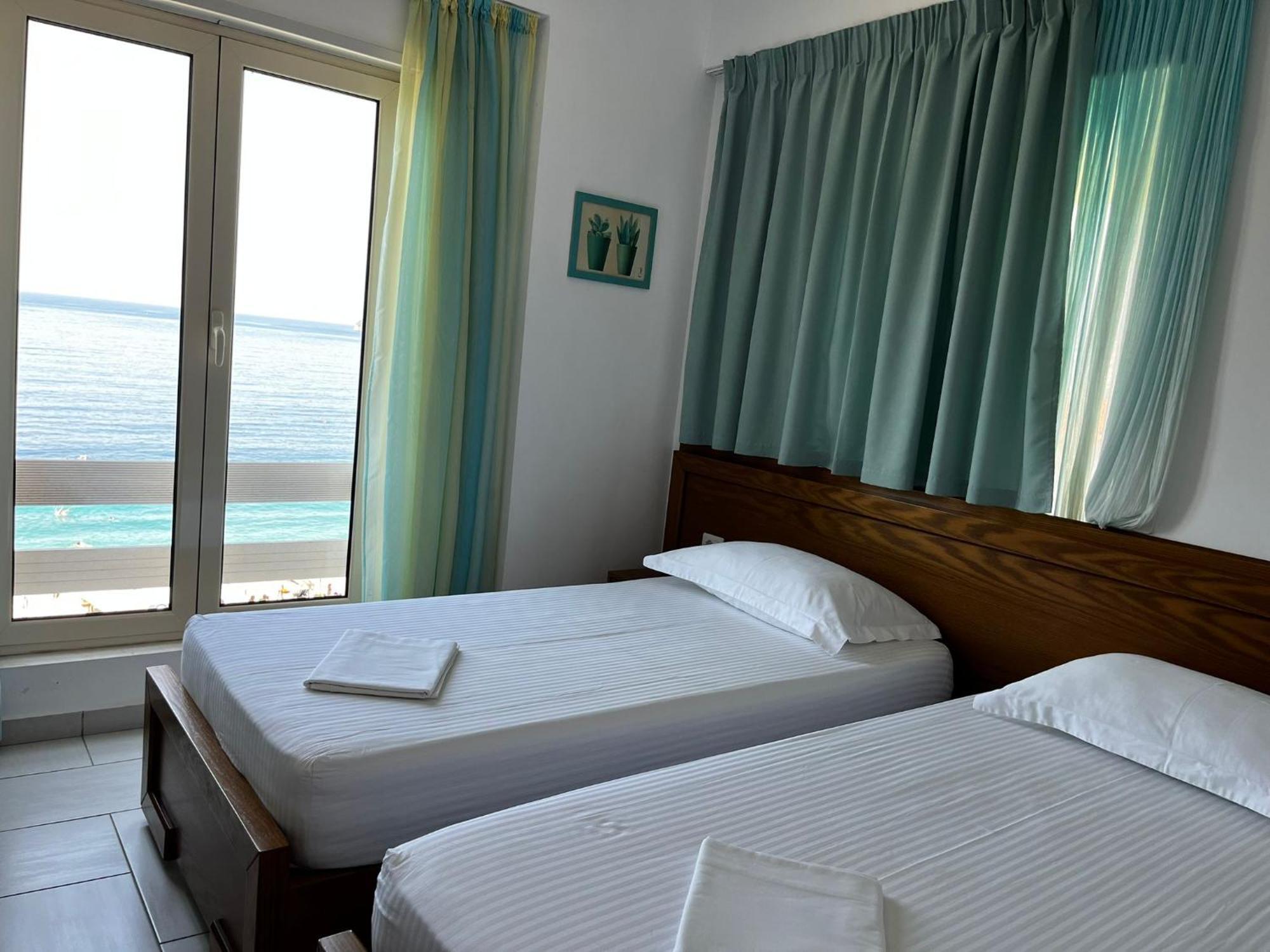 Menikos Apartments Himare Exterior photo