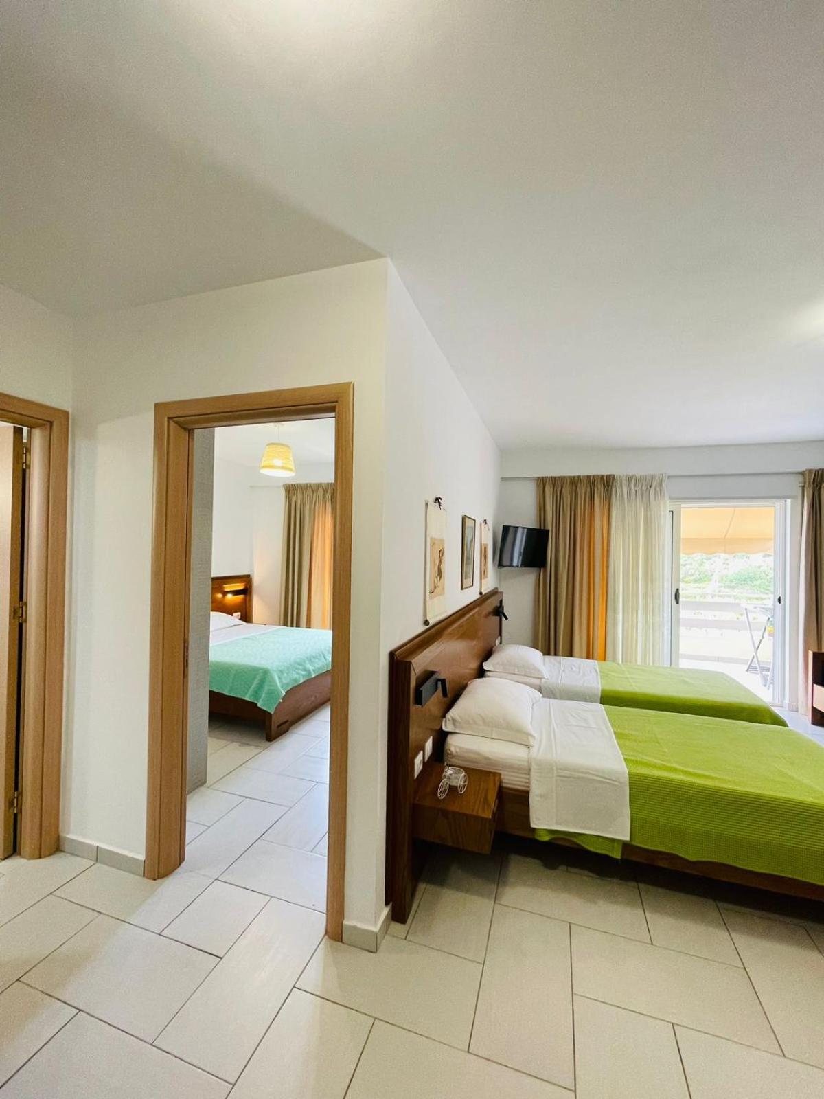 Menikos Apartments Himare Room photo